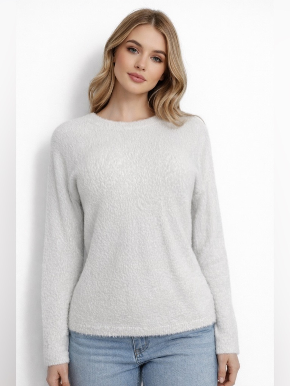 Cozy Plush Sweater – Warmth Meets Elegance (size M)